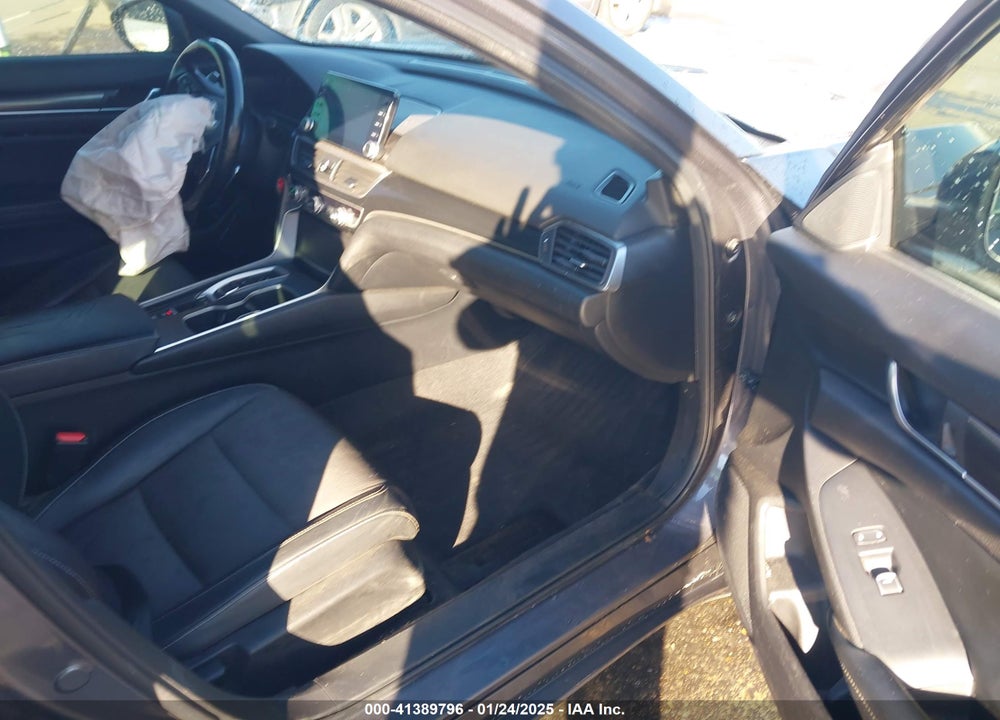 2018 HONDA ACCORD VIN: 1HGCV2F35JA041362