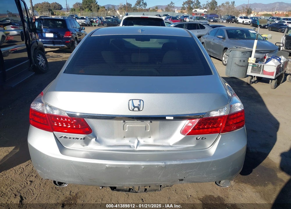 2015 HONDA ACCORD VIN: 1HGCR3F88FA012449