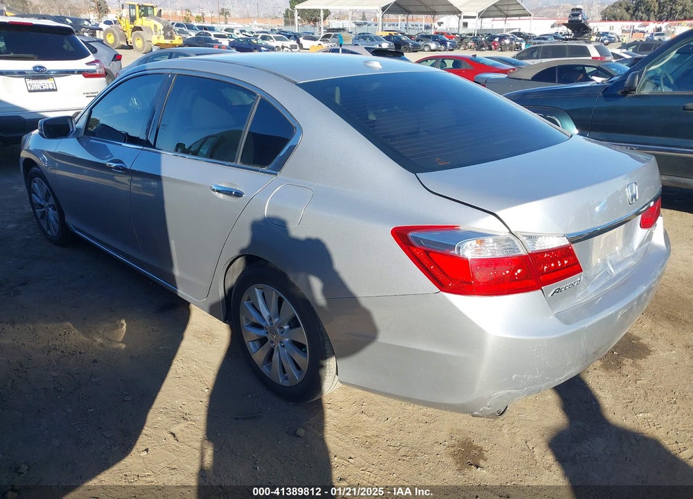 2015 HONDA ACCORD VIN: 1HGCR3F88FA012449