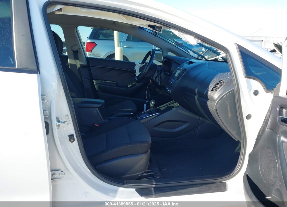 2017 KIA FORTE S VIN: 3KPFL4A77HE063863