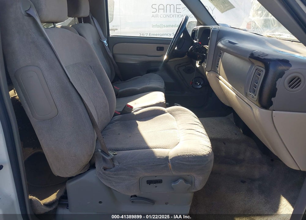 2001 CHEVROLET SUBURBAN 1500 LS VIN: 3GNEC16T61G258547