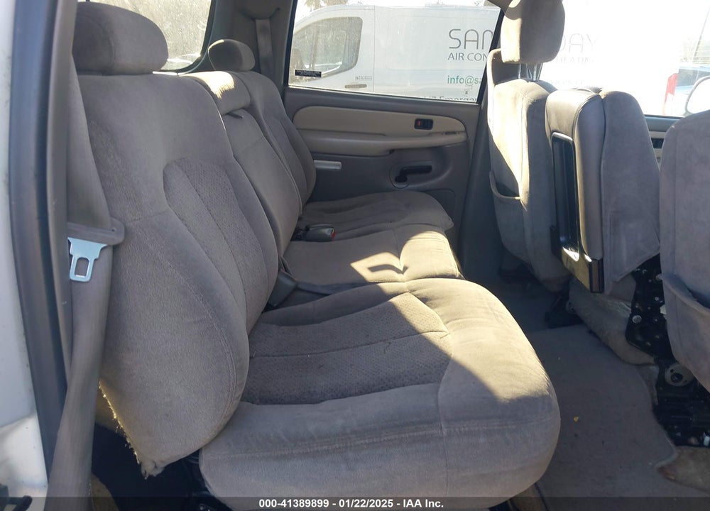 2001 CHEVROLET SUBURBAN 1500 LS VIN: 3GNEC16T61G258547