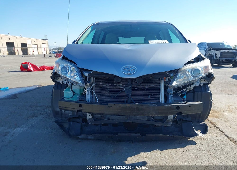 2011 TOYOTA SIENNA LE V6 VIN: 5TDKK3DC3BS175562