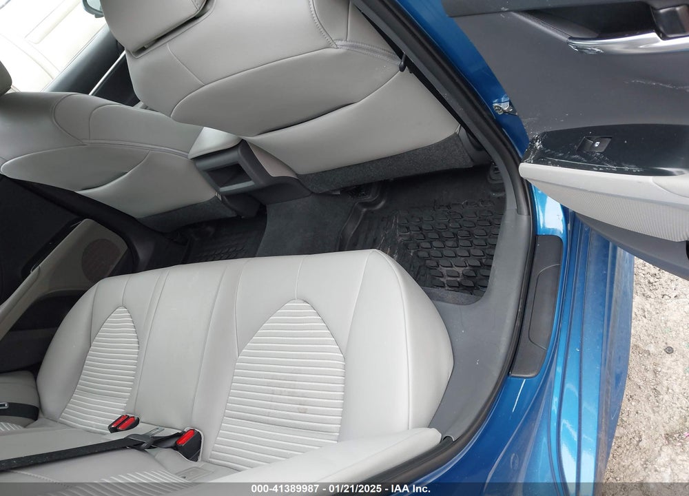 2019 TOYOTA CAMRY SE VIN: 4T1B11HK2KU186780