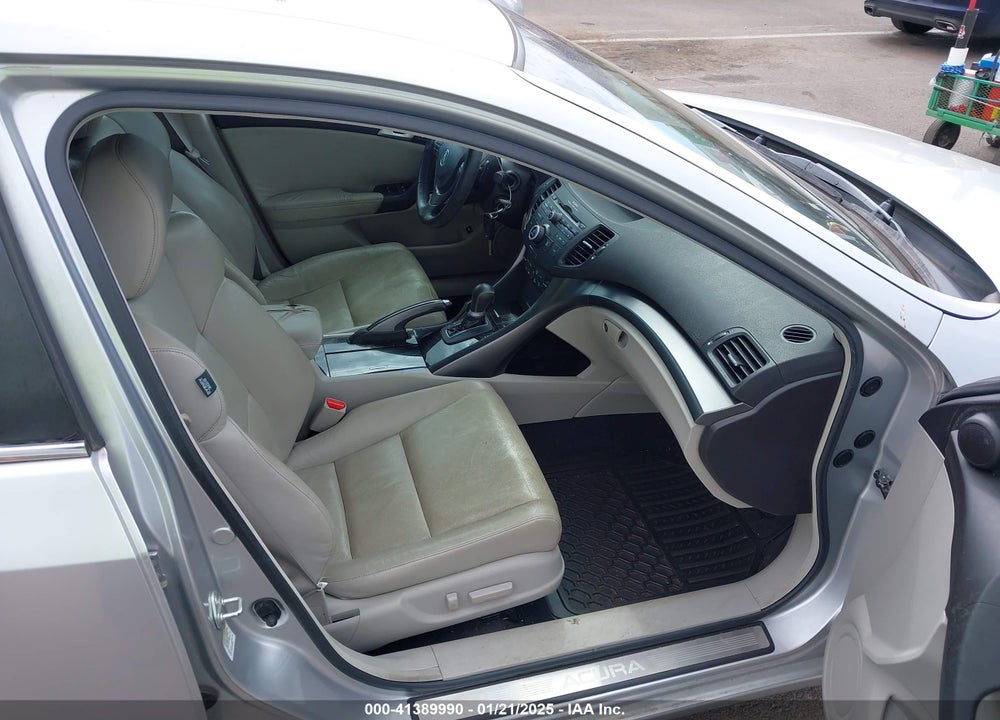 2011 ACURA TSX VIN: JH4CU2F60BC018572