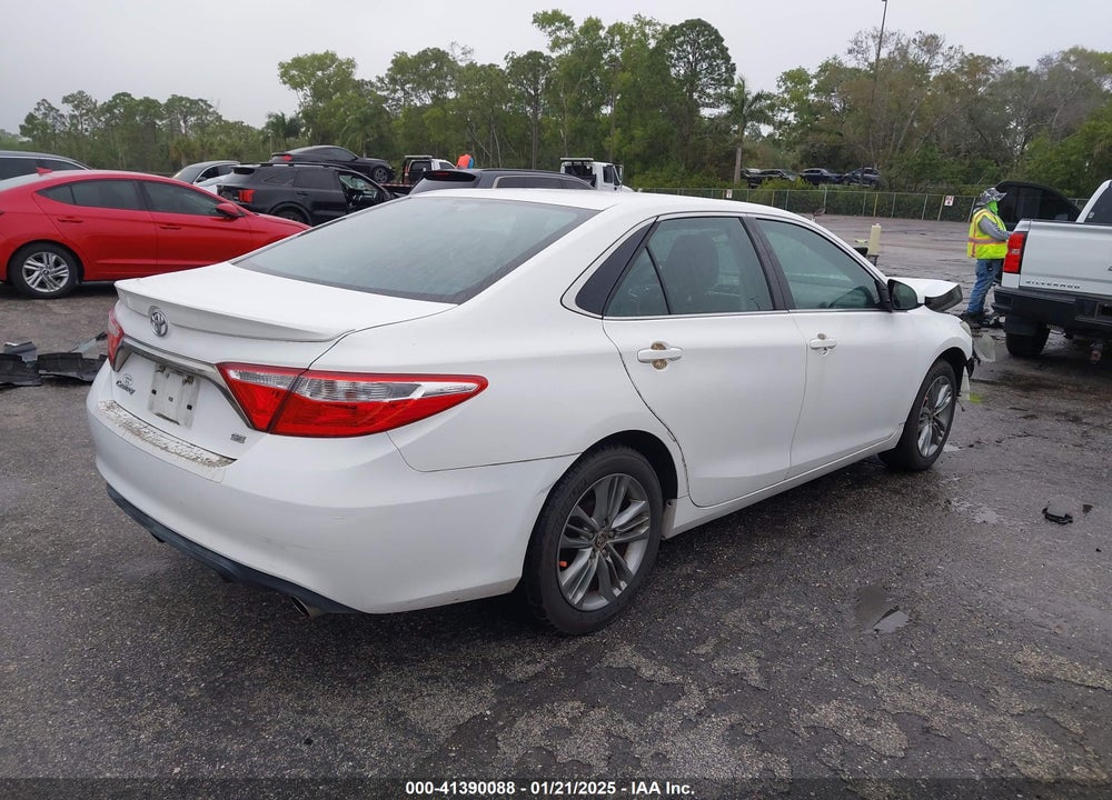2015 TOYOTA CAMRY SE VIN: 4T1BF1FK2FU067055