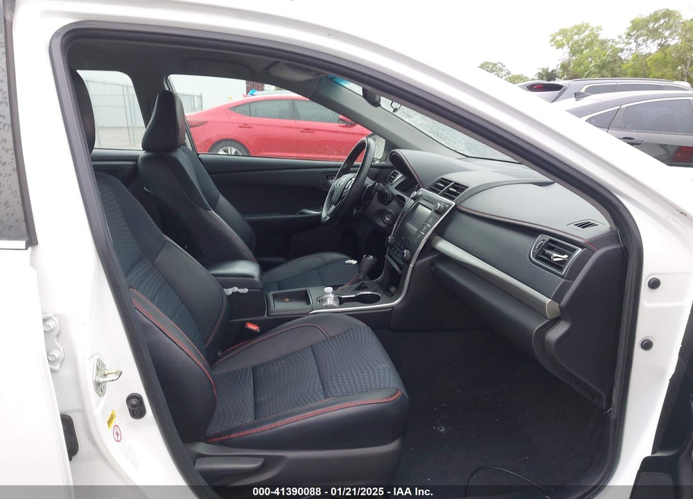 2015 TOYOTA CAMRY SE VIN: 4T1BF1FK2FU067055