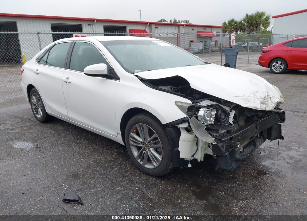 2015 TOYOTA CAMRY SE VIN: 4T1BF1FK2FU067055
