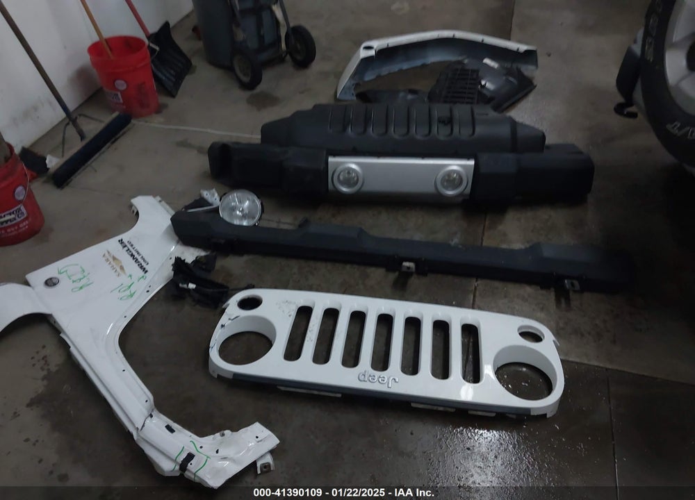 2013 JEEP WRANGLER UNLIMITED SAHARA VIN: 1C4BJWEG1DL663029
