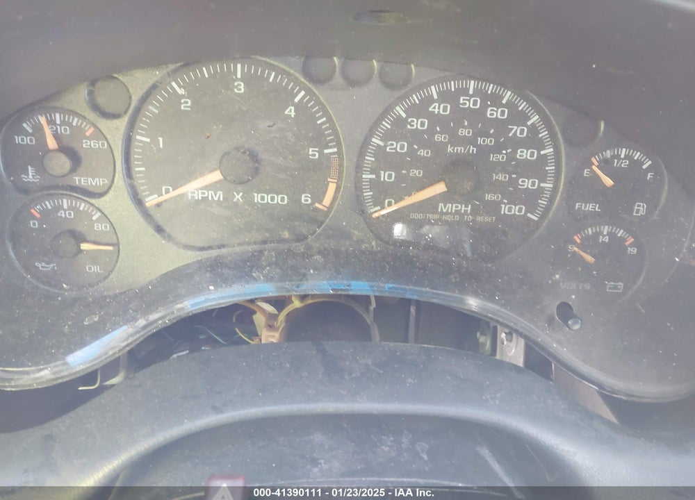 2002 CHEVROLET BLAZER LS VIN: 1GNCT18W02K117482