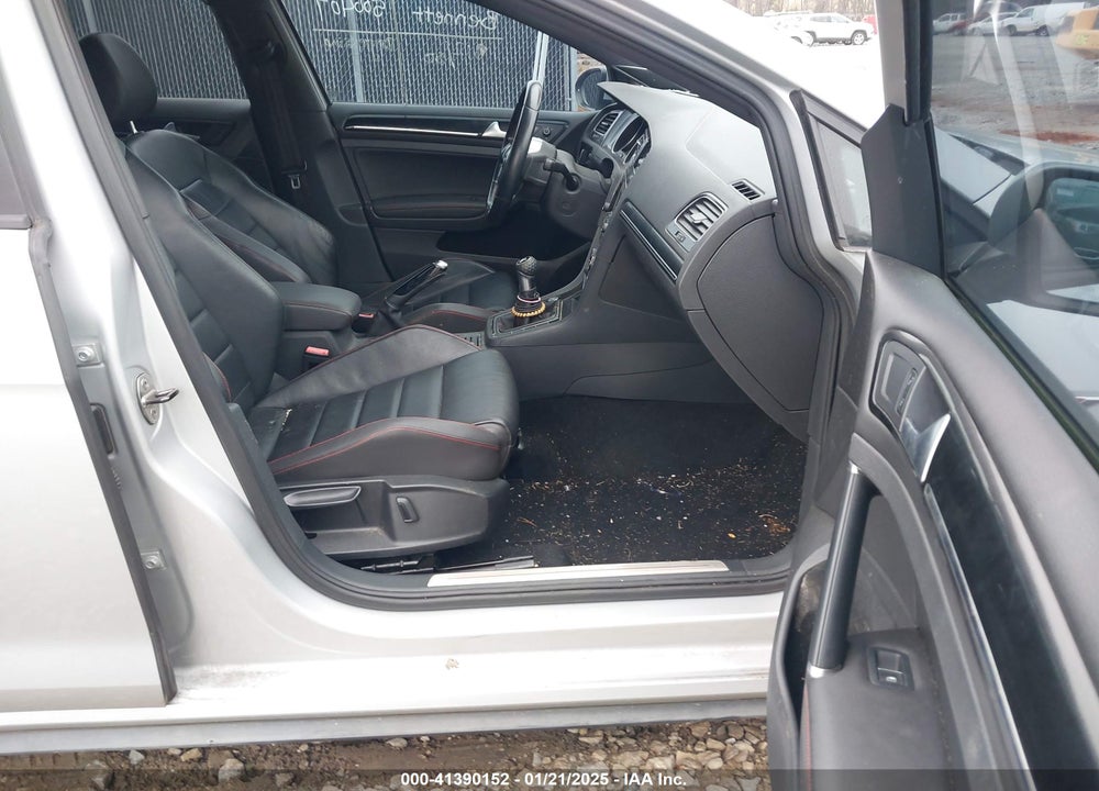 2015 VOLKSWAGEN GOLF GTI 2.0T SE 4-DOOR VIN: 3VW5T7AU9FM068078