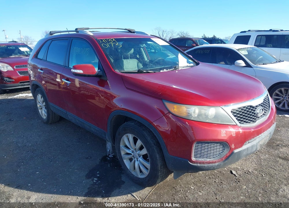 2011 KIA SORENTO LX V6 VIN: 5XYKT4A29BG085053