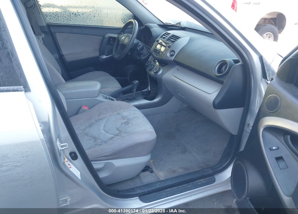 2006 TOYOTA RAV4 VIN: JTMBD35V565002101
