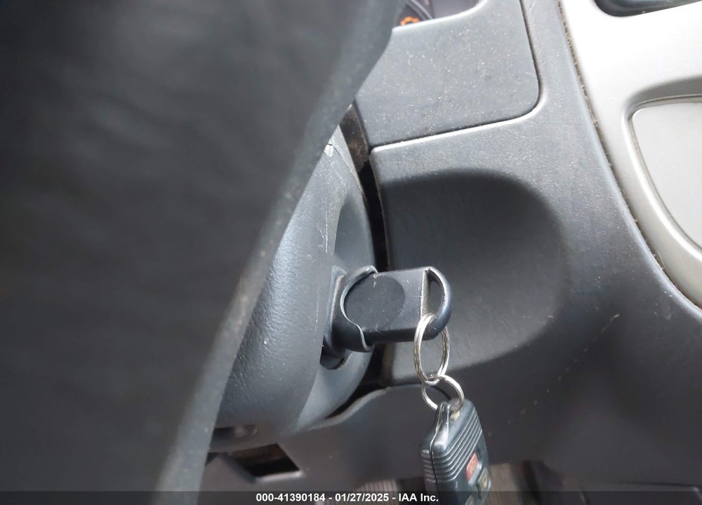 2007 FORD ESCAPE XLT/XLT SPORT VIN: 1FMCU03177KB35184