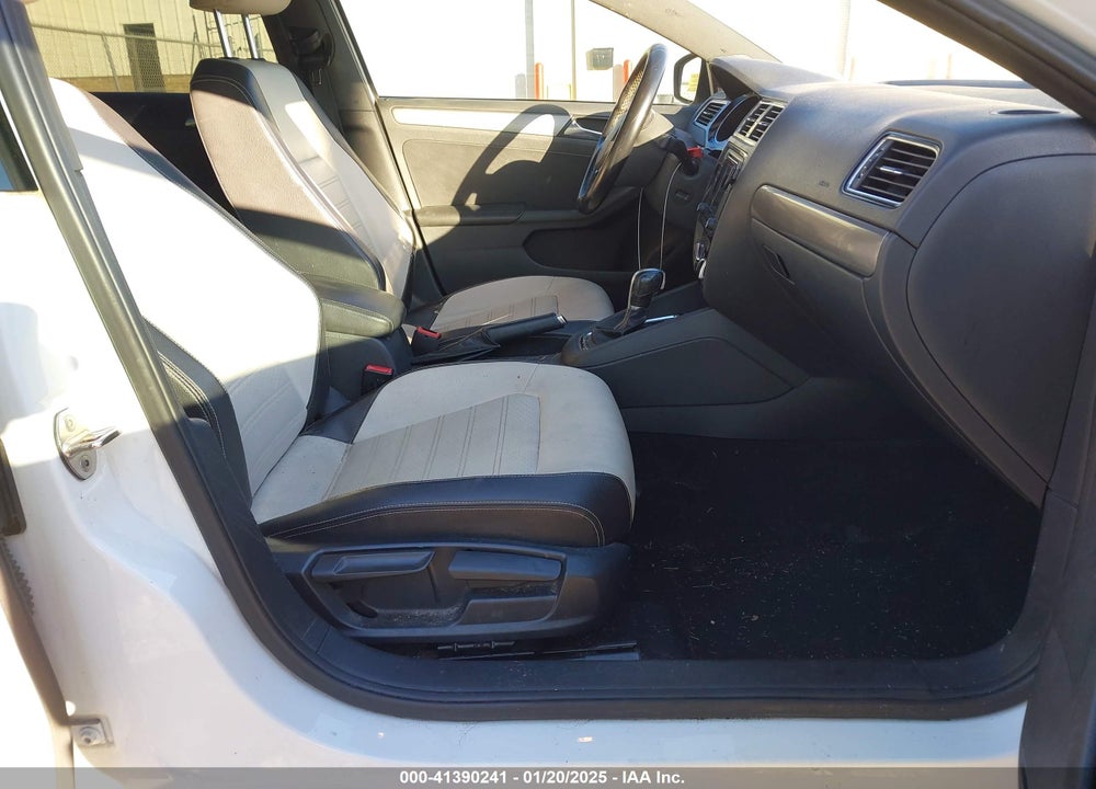 2016 VOLKSWAGEN JETTA 1.8T SPORT VIN: 3VWD17AJXGM394870
