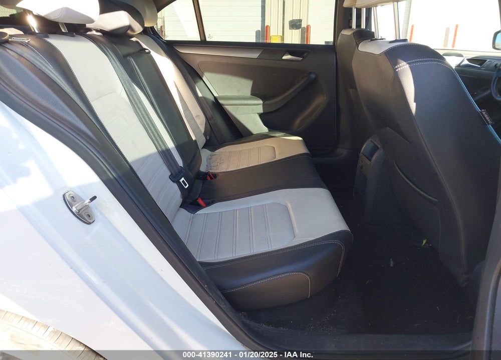 2016 VOLKSWAGEN JETTA 1.8T SPORT VIN: 3VWD17AJXGM394870