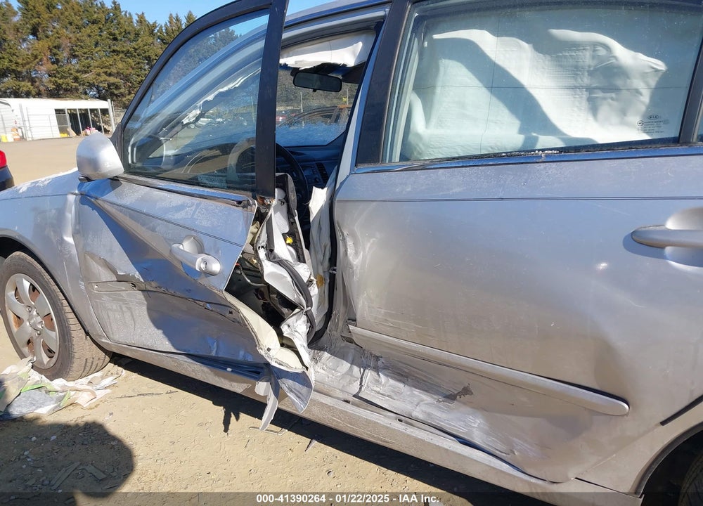 2008 KIA OPTIMA VIN: KNAGE123X85238124