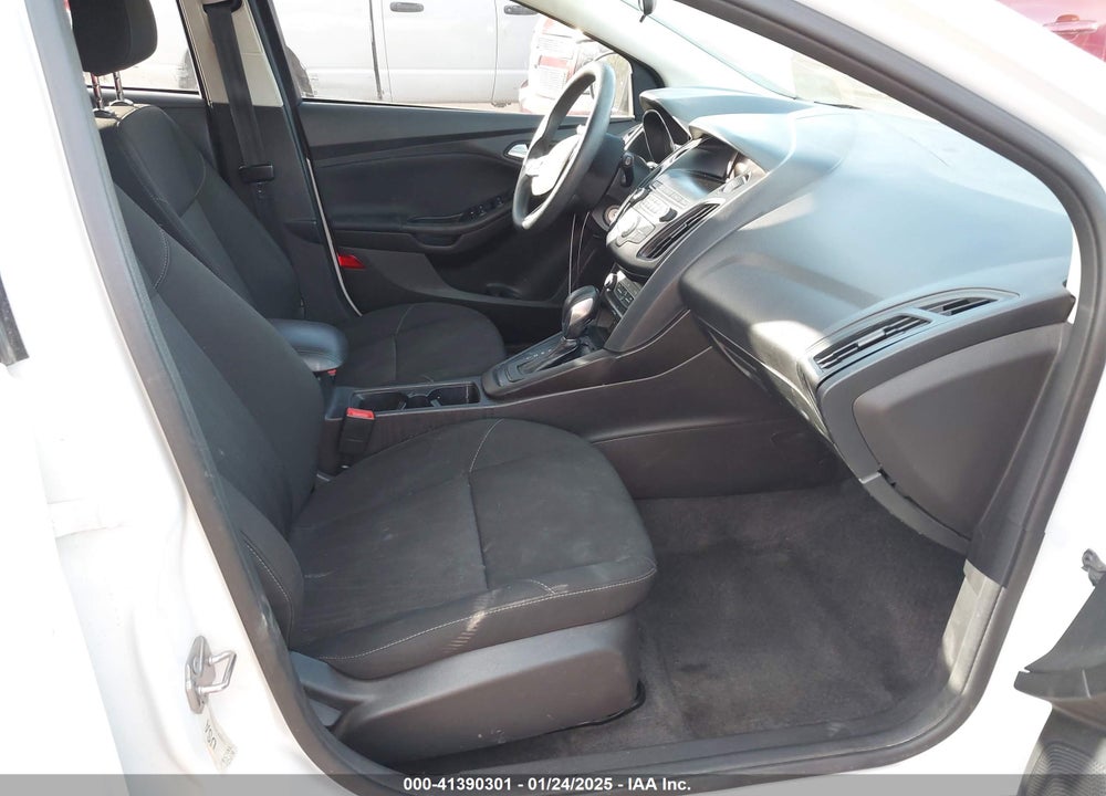 2018 FORD FOCUS VIN: 1FADP3K28JL262481