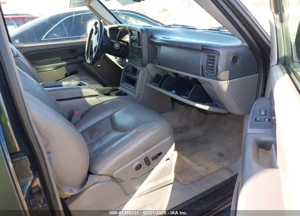 2003 CHEVROLET TAHOE LT VIN: 1GNEK13T93R153186