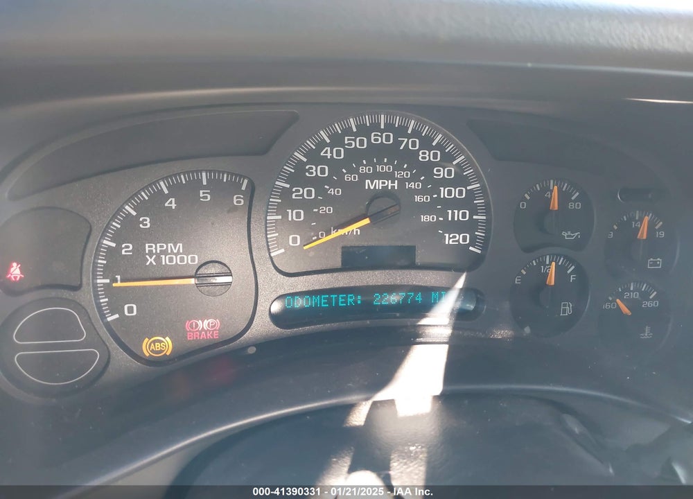 2003 CHEVROLET TAHOE LT VIN: 1GNEK13T93R153186