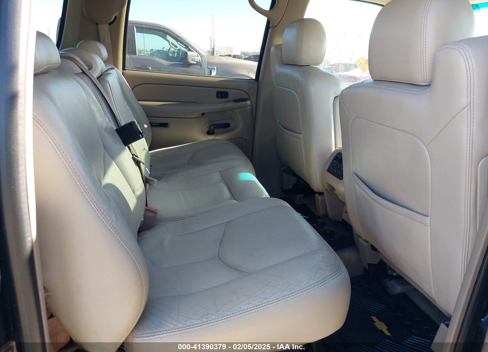 2004 CHEVROLET SUBURBAN 1500 LT VIN: 3GNFK16ZX4G242304