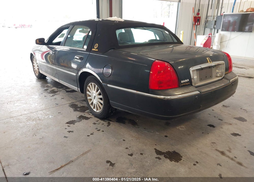 2004 LINCOLN TOWN CAR ULTIMATE VIN: 1LNHM83W64Y644935