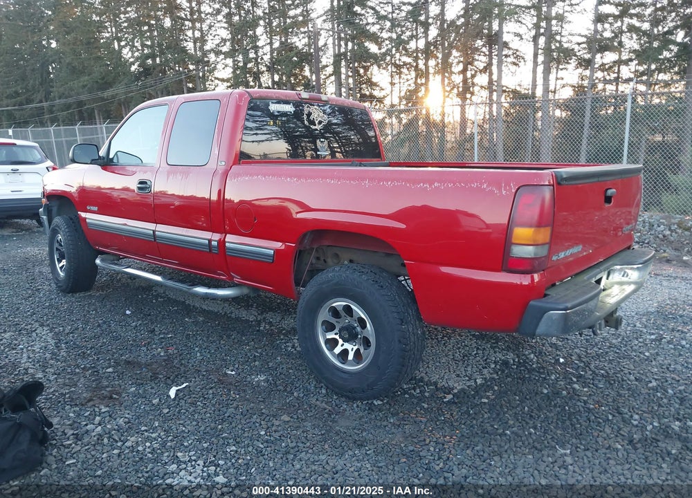 2002 CHEVROLET SILVERADO 1500 LS VIN: 2GCEC19T121151839