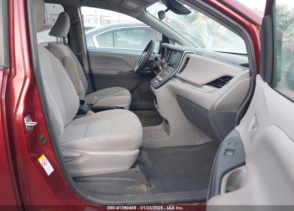 2019 TOYOTA SIENNA L 7 PASSENGER VIN: 5TDZZ3DC3KS968533