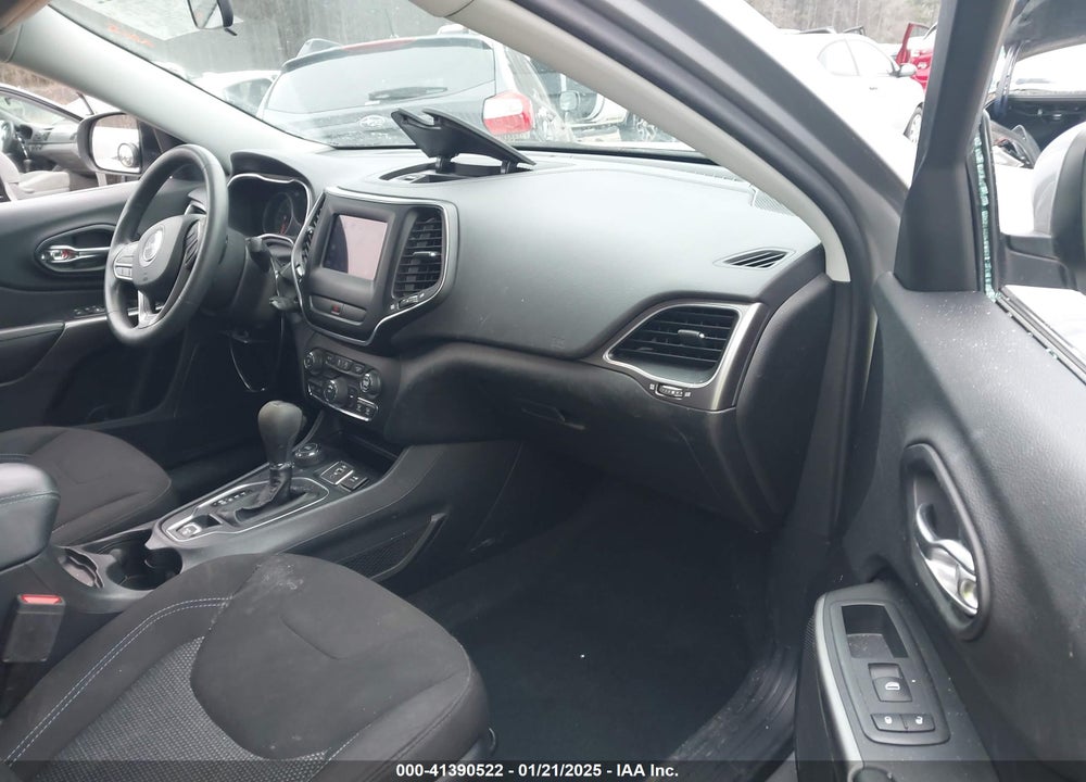 2019 JEEP CHEROKEE LATITUDE 4X4 VIN: 1C4PJMCB4KD425944