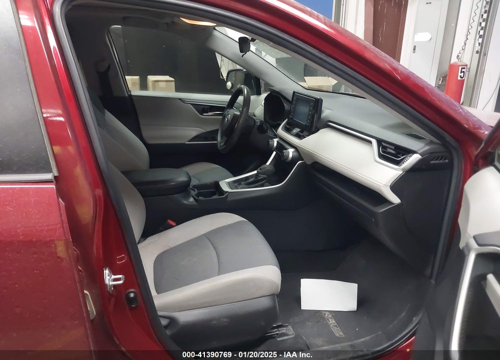2019 TOYOTA RAV4 VIN: 2T3W1RFV8KC018387