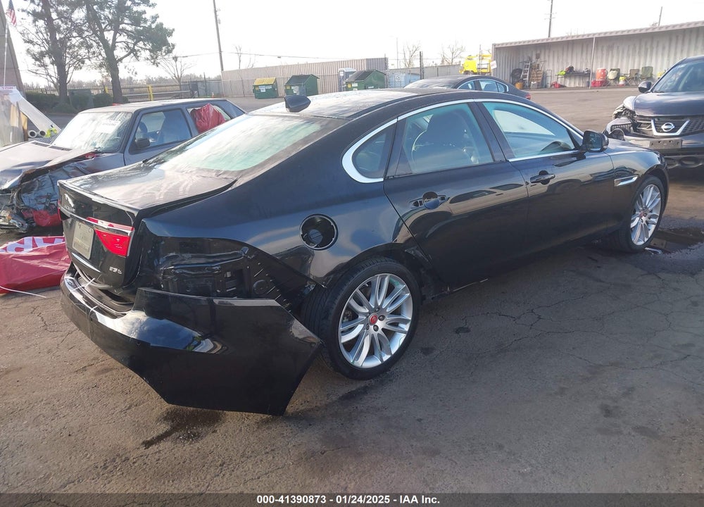 2018 JAGUAR XF VIN: SAJBE4EV4JCY56439