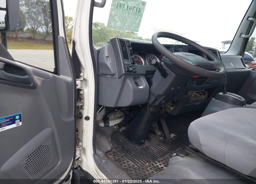 2017 ISUZU NQR DSL REG AT VIN: JALE5W167H7901297