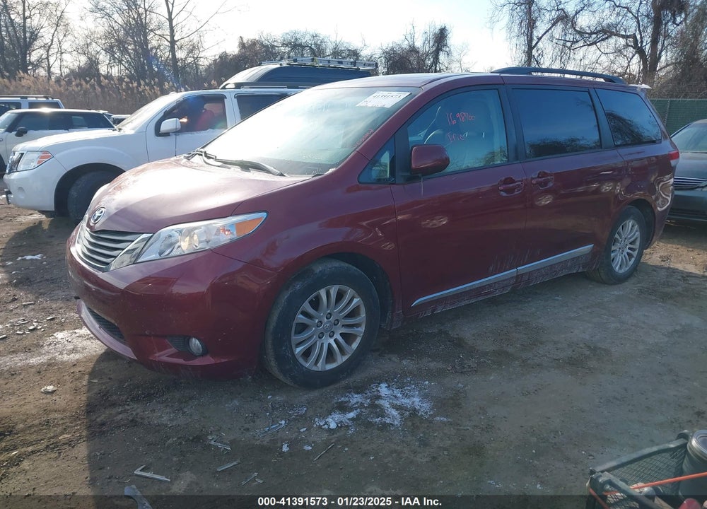 2012 TOYOTA SIENNA XLE V6 8 PASSENGER VIN: 5TDYK3DC7CS269522