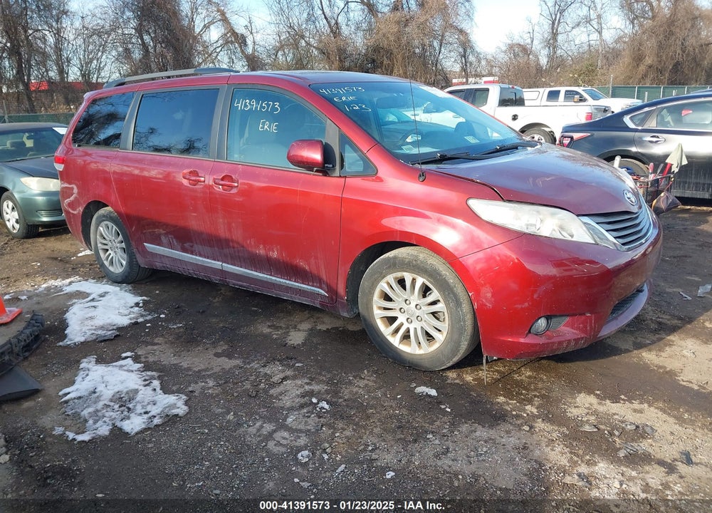 2012 TOYOTA SIENNA XLE V6 8 PASSENGER VIN: 5TDYK3DC7CS269522