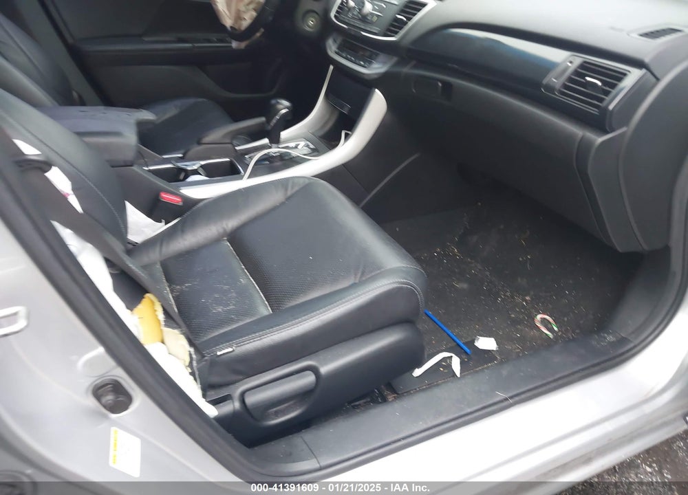 2013 HONDA ACCORD VIN: 1HGCR2F53DA131541