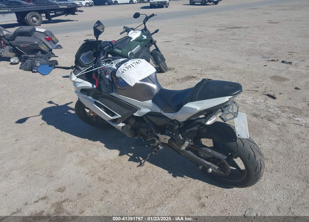 2021 KAWASAKI EX650 N VIN: ML5EXEN11MDA37442