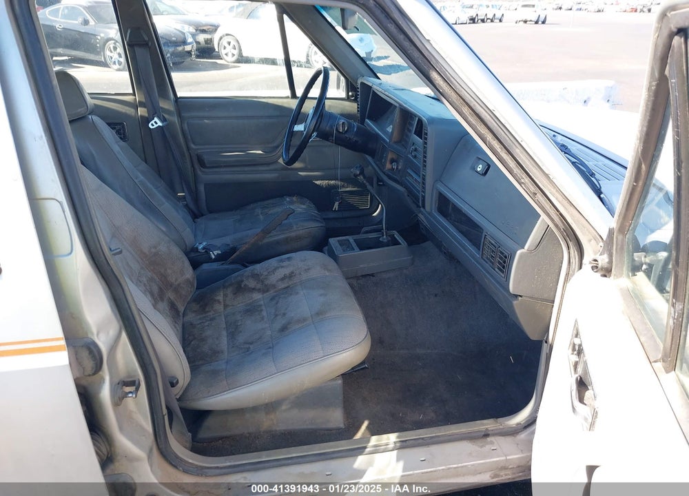 1991 JEEP CHEROKEE VIN: 1J4FJ88V1ML546634