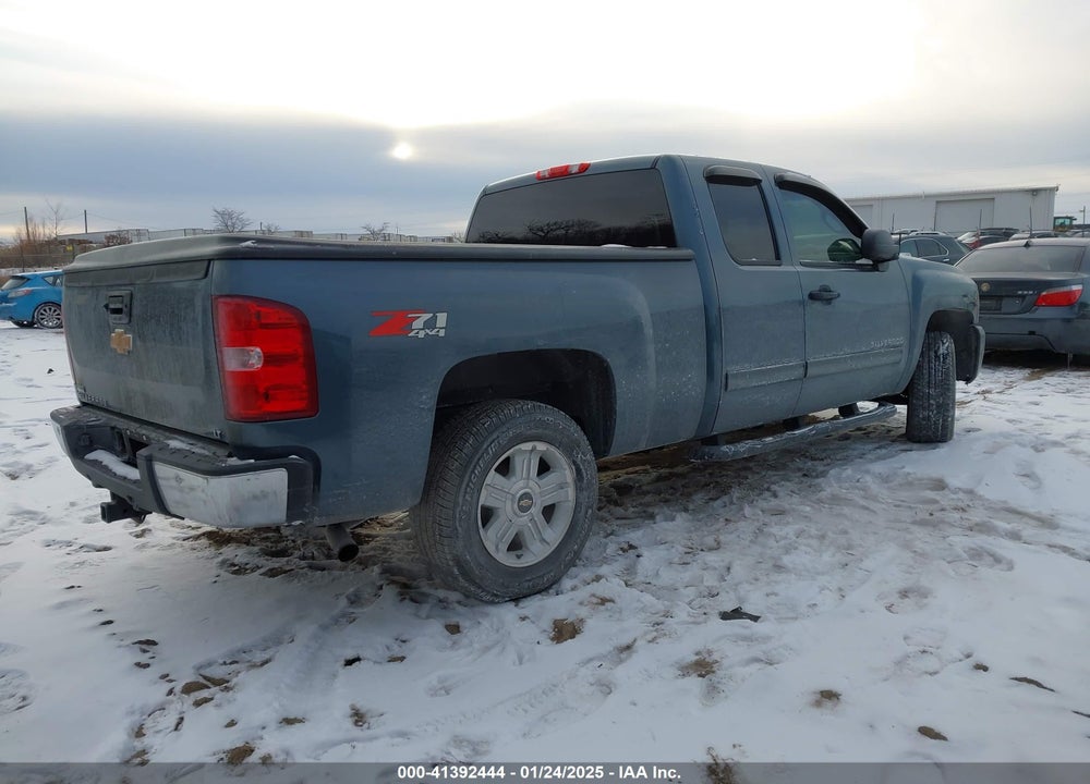 2011 CHEVROLET SILVERADO 1500 LT VIN: 1GCRKSE39BZ370197