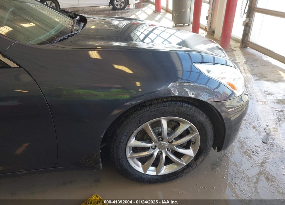 2009 INFINITI G37X VIN: JNKCV61FX9M353354