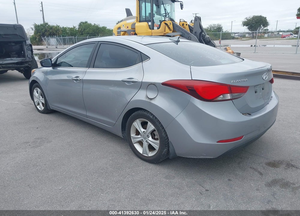 2016 HYUNDAI ELANTRA VIN: 5NPDH4AE5GH671060