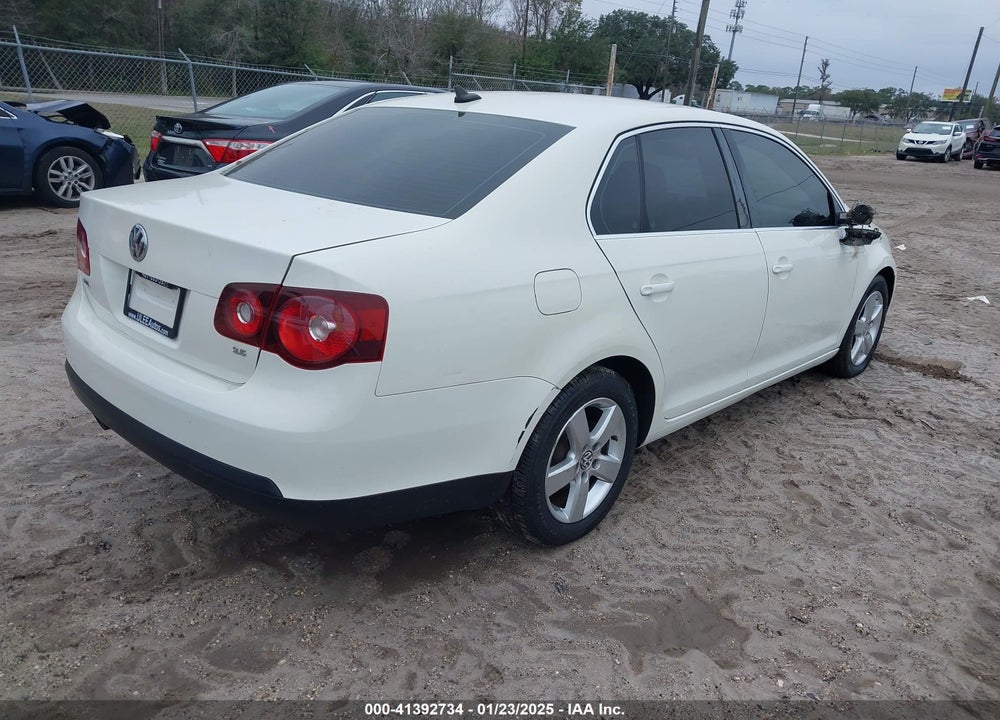 2008 VOLKSWAGEN JETTA SE/SEL VIN: 3VWRZ71K88M037602