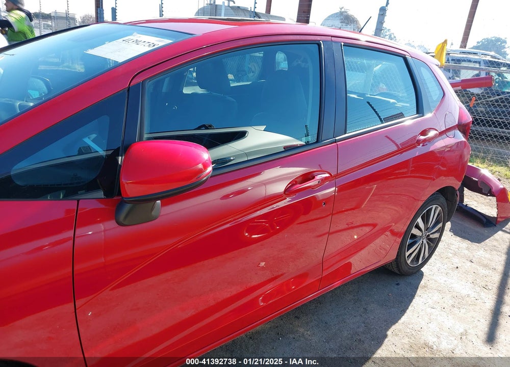 2015 HONDA FIT VIN: 3HGGK5H89FM722722