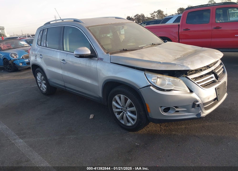2011 VOLKSWAGEN TIGUAN SE VIN: WVGAV7AX4BW528677