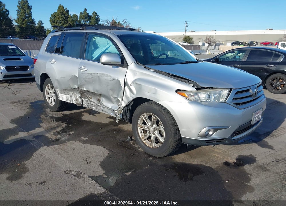 2013 TOYOTA HIGHLANDER BASE PLUS V6 VIN: 5TDBK3EH1DS269615