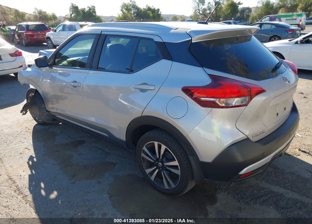 2019 NISSAN KICKS SR VIN: 3N1CP5CUXKL530201