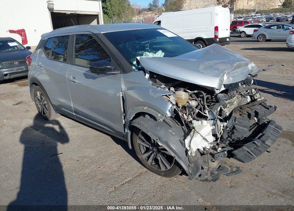 2019 NISSAN KICKS SR VIN: 3N1CP5CUXKL530201