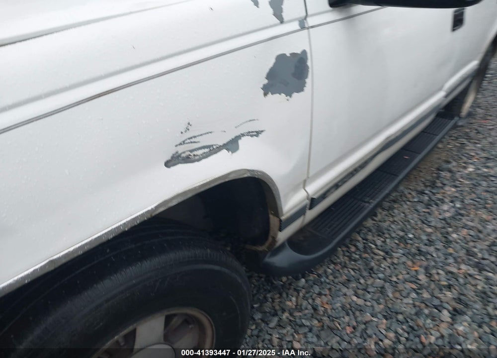1999 CHEVROLET TAHOE LT VIN: 1GNEC13RXXR101766