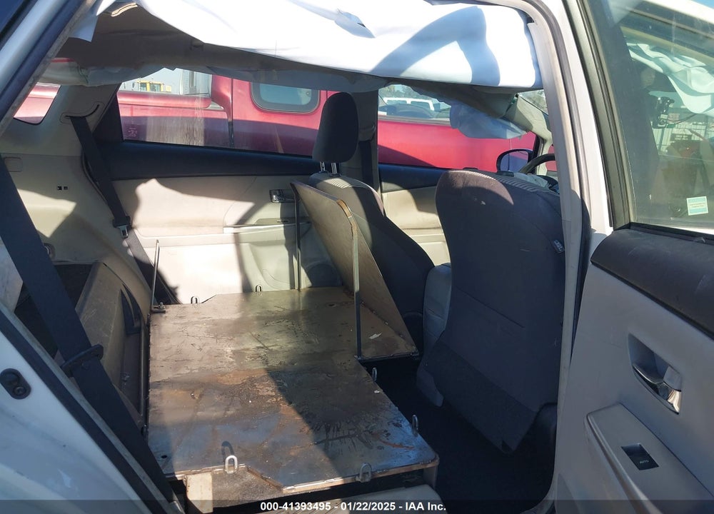 2017 TOYOTA PRIUS V VIN: JTDZN3EU4HJ067583