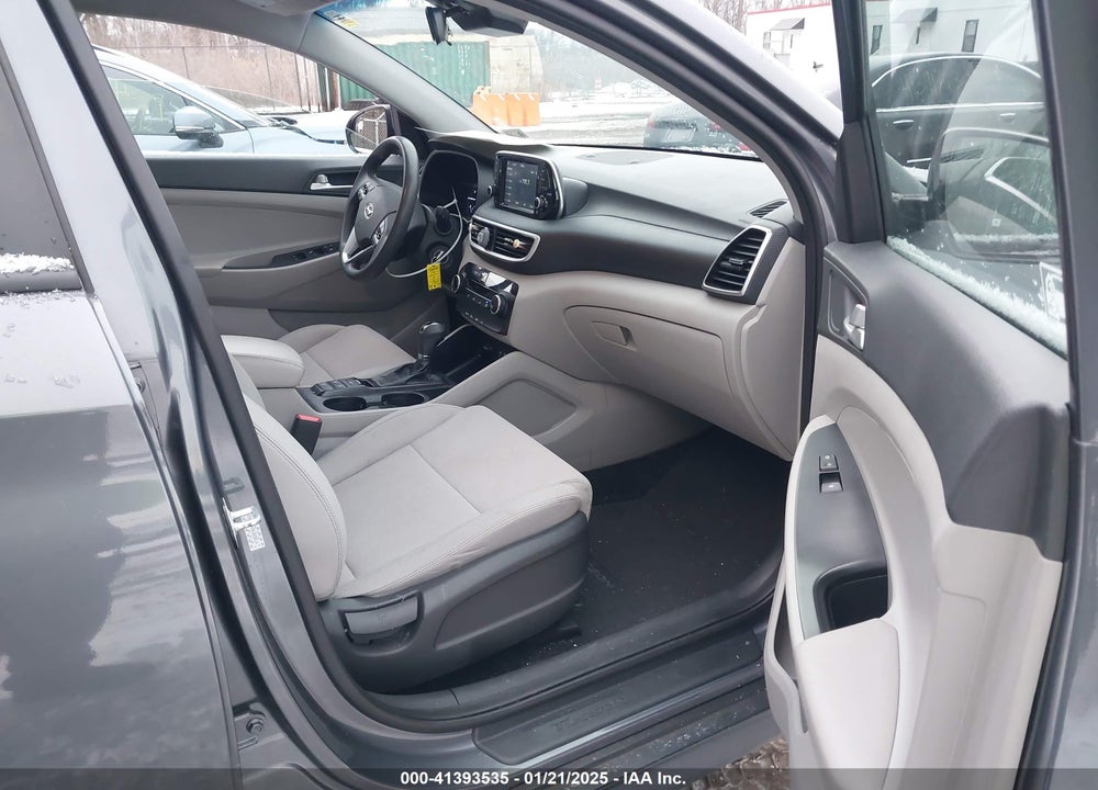2019 HYUNDAI TUCSON SE VIN: KM8J2CA43KU039514