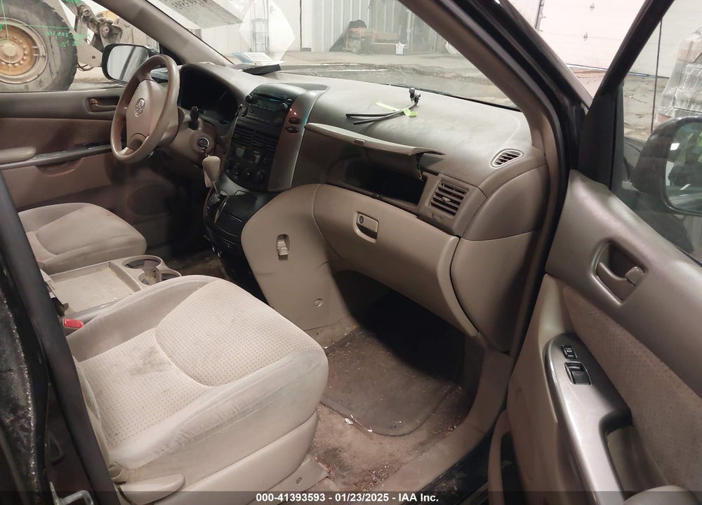 2010 TOYOTA SIENNA LE VIN: 5TDKK4CC3AS328981